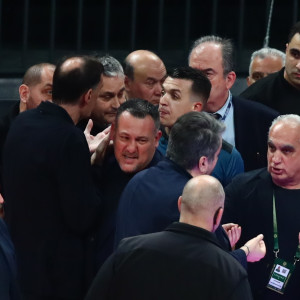 ΚΑΕ Ολυμπιακός: «Εμετικά συνθήματα, να δούμε πόσα έχουν γραφτεί στο φύλλο αγώνος»