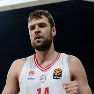 Βεζένκοφ: «Δεν με απασχολούν τα τεσσάρια της Ρεάλ, μόνο τι θα κάνουμε εμείς»