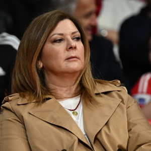 Η σπάνια εμφάνιση της συζύγου του Γιώργου Μπαρτζώκα στο ΣΕΦ (photos)