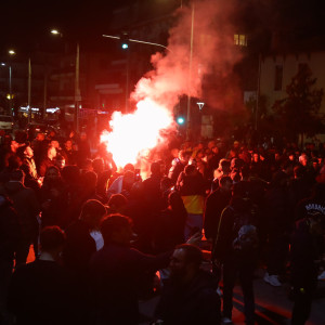 Ο κόσμος της ΑΕΚ έστησε πάρτι στη Νέα Φιλαδέλφεια μετά τη νίκη στο Φάληρο (photos)