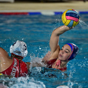 Ο Ολυμπιακός συνεχίζει ακάθεκτος για το απόλυτο νικών στην Water Polo League Γυναικών