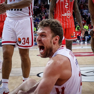 «EuroLeague by Night»: Το σχόλιο του Στ. Τάτσιου για τη νίκη του Ολυμπιακού επί της Χάποελ και την επιστροφή του Φαλ (video)