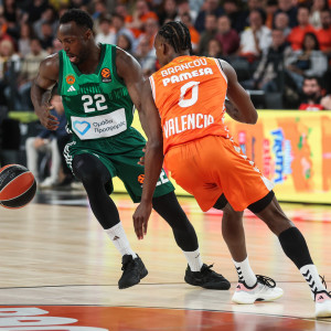 Καταιγιστική Βαλένθια κόντρα στον Παναθηναϊκό: 10 τρίποντα στο πρώτο ημίχρονο