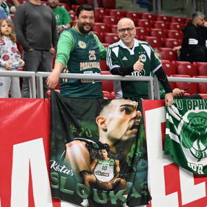 Πανό για τον Σλούκα από τον κόσμο του Παναθηναϊκού στη Βουλγαρία