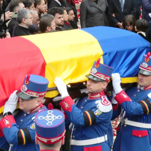 Eκατοντάδες κόσμου στην κηδεία του Μιρτσέα Λουτσέσκου - Στο πλευρό του Ραζβάν οι άνθρωποι του ΠΑΟΚ (photos)