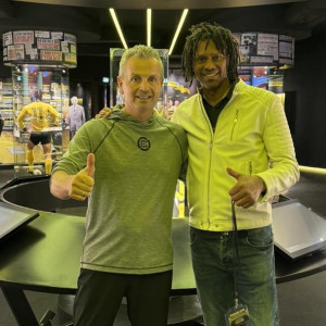 Ο Φρανκ Κλόπας επισκέφθηκε το Μουσείο της ΑΕΚ με την εφηβική ομάδα των Chicago Fire (photo)