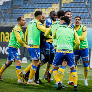 Ζωντανός ο Αστέρας AKTOR, νίκησε την ΑΕΛ και έβαλε... φωτιά στην υπόθεση παραμονή