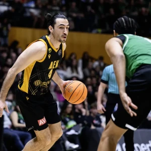 Αγωνία με Κατσίβελη στην ΑΕΚ