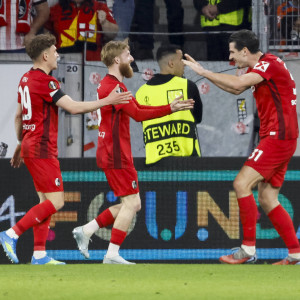 Η Φράιμπουργκ σκόρπισε με τριάρα τη Θέλτα και αγκάλιασε την πρόκριση στα ημιτελικά του Europa League