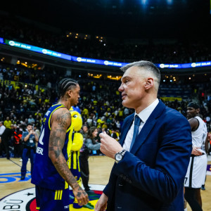 Ιδιοφυές πλάνο ή κατάρρευση; Τι συμβαίνει τελικά με την Φενέρμπαχτσε του Γιασικεβίτσιους