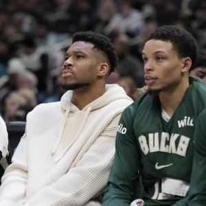 Ήττα από τους Σπερς και... μαθηματικός αποκλεισμός για τους Μιλγουόκι Μπακς