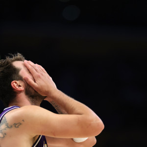 Αγωνία για Ντόντσιτς στους Λέικερς