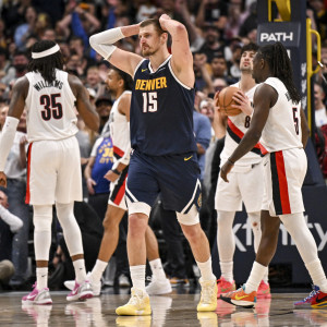 Αμφίβολος ο Γιόκιτς - Κίνδυνος να μείνει εκτός βραβείων