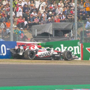 Τρομακτική σύγκρουση: Ο Μπέρμαν χτύπησε στις μπαριέρες της πίστας στη Σουζούκα με ισχύ 50G (video)