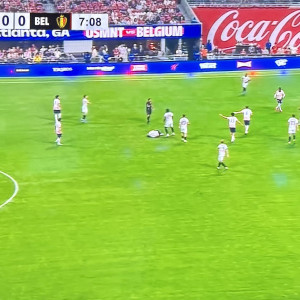 Εγινε κι αυτό - Βέλγιο και ΗΠΑ φόρεσαν σχεδόν ίδιες φανέλες και δεν ξεχώριζαν μεταξύ τους