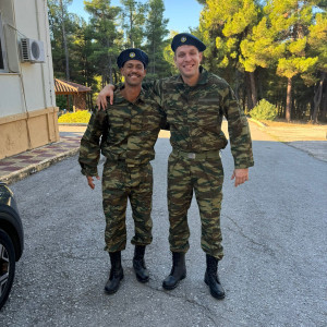 Ο Ολυμπιακός δημοσίευσε φωτογραφίες στρατού Ντόρσεϊ και Βεζένκοφ και ζήτησε το ίδιο από Γιαννακόπουλο