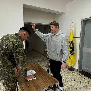 Ο Ολυμπιακός απάντησε στο αίτημα του Παναθηναϊκου για τον Γουόκαπ με φωτογραφίες από τον Ελληνικό Στρατό (photos)