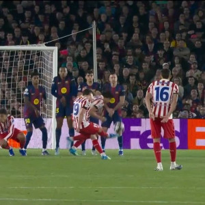 Προβάδισμα για την Ατλέτικο στο «Καμπ Νου» με απίθανη εκτέλεση φάουλ του Άλβαρες (video)