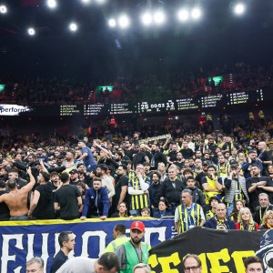 Χάος στο Μόναχο: Οι οπαδοί της Φενέρμπαχτσε πιάστηκαν στα χέρια στις κερκίδες του SAP Garden (video)