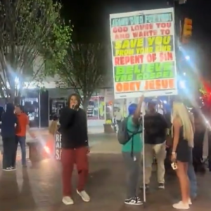Ο Τζέιντεν Άιβι πήρε τους δρόμους και... κηρύττει στο όνομα του Ιησού (video)
