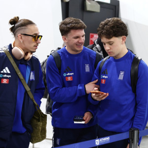 Η αχώριστη τριάδα της Εθνικής που έπαιξε... μπάλα στο αεροδρόμιο