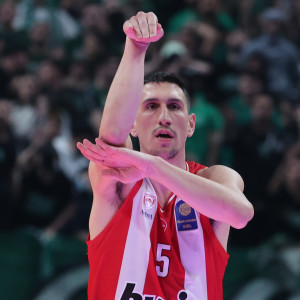 Ο Λαρεντζάκης «ντύθηκε» Ντόρσεϊ και ο Ολυμπιακός πήρε το επεισοδιακό ντέρμπι με τον Παναθηναϊκό