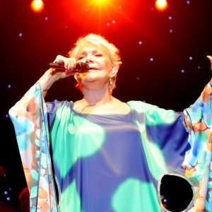 Απ' τον Γκάλη, τον Γιαννάκη και τ' άλλα παιδιά «τα λόγια είναι περιττά» - Οι θρύλοι του μπάσκετ αποχαιρέτησαν την Μαρινέλλα