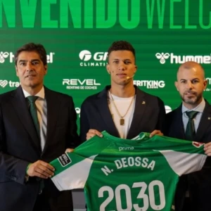 Σκάνδαλο στην Μπέτις με τον Ντεόσα - Eκτός ομάδας εξαιτίας της σχέσης με την κόρη του Χοακίν