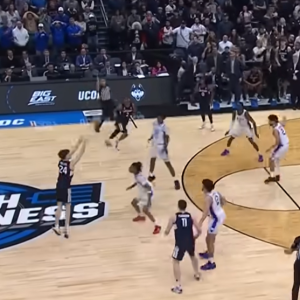 Το Κονέκτικατ με ασύλληπτο buzzer-beater πέταξε εκτός F4 το Ντιουκ και περιμένει το Ιλινόις του Στογιάκοβιτς