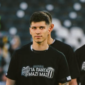 Συγκινητική πρωτοβουλία: Οι παίκτες της Παρτίζαν φόρεσαν μπλουζάκια για τους αδικοχαμένους φίλους του ΠΑΟΚ