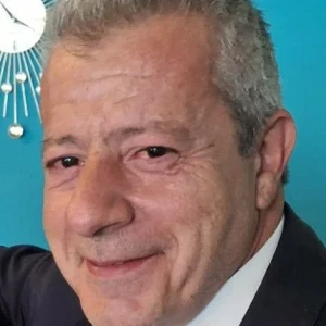 Πέθανε ο δημοσιογράφος Νίκος Παπαδάκος