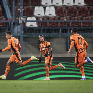 Ο Άλισον «εκτέλεσε» στο φινάλε την Άλκμααρ και στέλνει τη Σαχτάρ στους «4» του Conference League