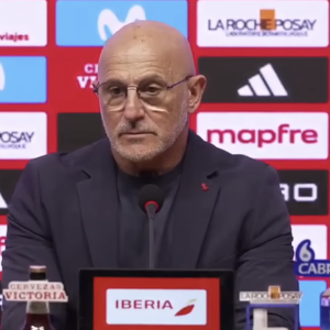 «Κόλαφος» ο Λουίς ντε λα Φουέντε για τα αντιμουσουλμανικά συνθήματα: «Δεν έχουν θέση στο ποδόσφαιρο»