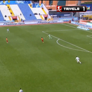 Ασύλληπτο: Ο Γιαννιώτης έβαλε το γκολ της χρονιάς στην Τουρκία με σουτ από το τέρμα (video)