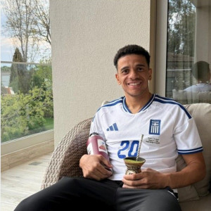 Ο Τάισον ευχήθηκε καλό Πάσχα με μπλούζα Ζαφείρη και... Αργυρό!