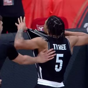 Ο Ταϊρί πρώτα κέρδισε μόνος του τη Μούρθια και μετά έδειχνε τη φανέλα του (video)