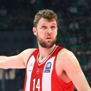 Γιατί «εξερράγη» ο Βεζένκοφ στη φυσούνα του T-Center στο ημίχρονο