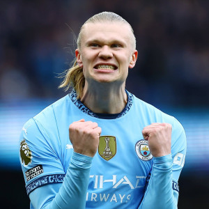 Το «τρολάρισμα» έπεσε... σύννεφο - Η Σίτι χλεύασε τον viral οπαδό της Γιουνάιτεντ με το χτένισμα του Χάαλαντ