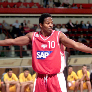 Αλφόνσο Φορντ: Η ιστορία του ανθρώπου πίσω από το βραβείο της EuroLeague που κατέκτησε ο Βεζένκοφ