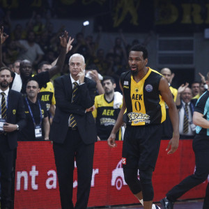 Αποθέωσε Πάντερ ο Σάκοτα: «Από τους αγαπημένους μου παίκτες, γεννημένος νικητής»