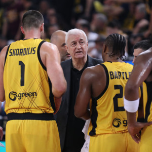 Έτσι ήρθε η πρόκριση: Τα λόγια του Σάκοτα στο ημίχρονο που άλλαξαν την εικόνα της ΑΕΚ