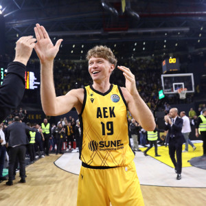 Κουζμίνσκας: «Θα παλέψουμε μέχρι το τέλος - Το άξιζε ο κόσμος της ΑΕΚ»