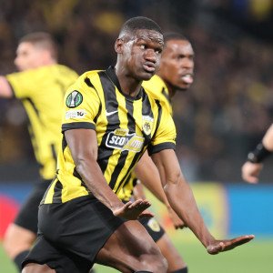 Ο Ζίνι γύρισε και εκτέλεσε για το 1-0 της ΑΕΚ (video)