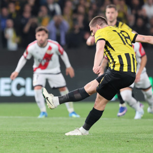 Ο Κοϊτά κέρδισε πέναλτι, ο Μαρίν ευστόχησε για το 2-0 της ΑΕΚ (video)