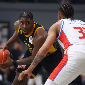 «Από μεγάλα σουτ, όσα ακόμα χρειαστούν»: Ο Φρανκ Μπάρτλεϊ... προειδοποιεί ενόψει συνέχειας