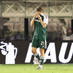 Η αντίδραση του Γεντβάι όταν κατάλαβε τι λάθος έχει κάνει πριν το 0-1 του Ολυμπιακού