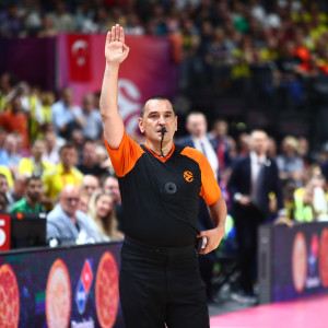 Αυτοί είναι οι 28 διαιτητές που όρισε η EuroLeague για τους αγώνες των playoffs