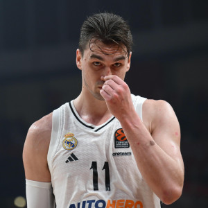 Δυνατά στο... κόλπο για Χεζόνια η Dubai