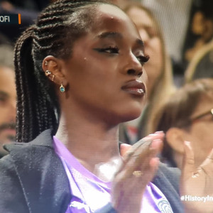 Η εντυπωσιακή σύντροφος του Χριστογεώργου στις κερκίδες του Πανθεσσαλικού