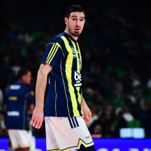 Διαθέσιμος στα playoffs ο Ντε Κολό